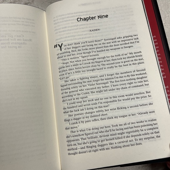 Fourth Wing First Edition Exclusive Holiday Edition Xaden Bonus Chapter Book - Picture 7 of 10